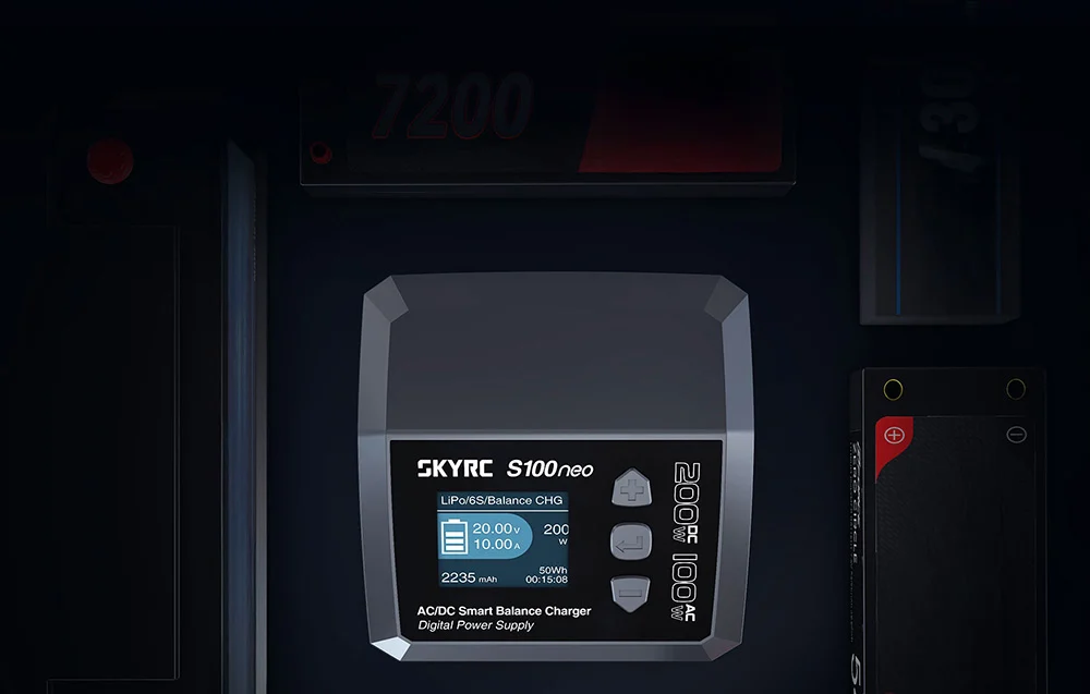 Ładowarka SKYRC S100neo widziana z góry.