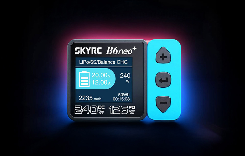 Inteligentna ładowarka SkyRC B6neo+ podświetlona kolorowymi światłami na czarnym tle.